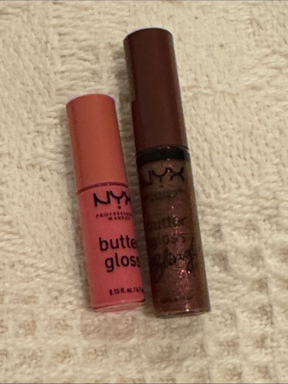NYX Butter Gloss Duo — nude pale Pink (crème brûlée) & bling (hustle)